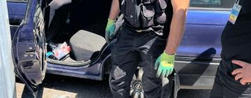 Через пункт пропуску в Болградському районі іноземець намагався провезти більше 2 кг наркотиків (відео)