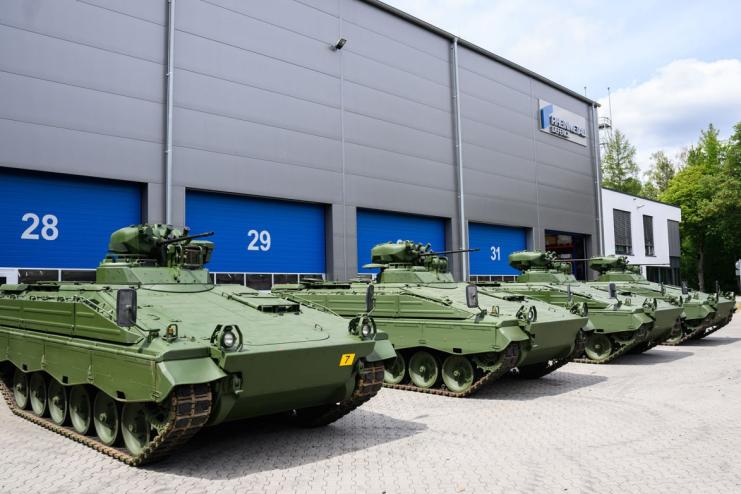 Концерн Rheinmetall заявляє, що побудує завод в Україні навіть попри наміри Росії бомбардувати його