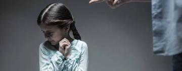 Ґвалтував маленьку падчерку і здійснював сексуальне насильство щодо пасинка: житель Одещини отримав вирок