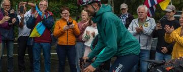 Мер норвезької громади зібрав 540 тис. грн для ЗСУ мандрівкою на велосипеді