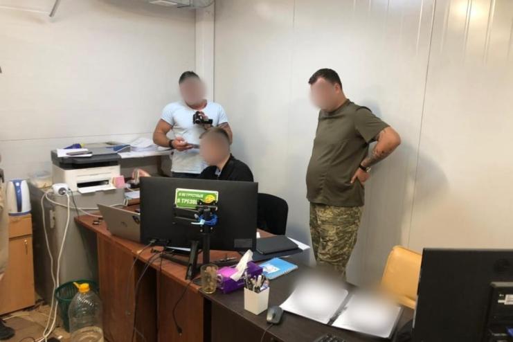 Привласнив 10 млн грн із зарплатного фонду: поліцейські повідомили про підозру бухгалтеру військової частини