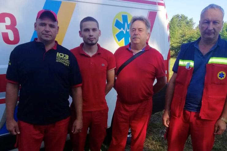 6 хвилин боротьби за життя: на Одещині медики «швидкої» реанімували жінку після утоплення