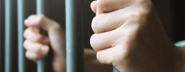 На Одещині зловмисник затягнув у руїни та зґвалтував 8-річну дівчинку: винесено вирок