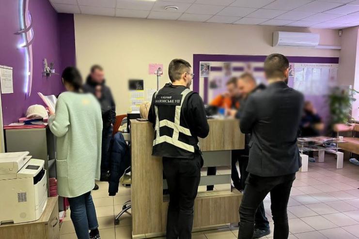 В схемі з продажу немовлят за кордон за €70 000 брали участь медики та екс-співробітник органів з протидії торгівлі людьми: подробиці гучної справи