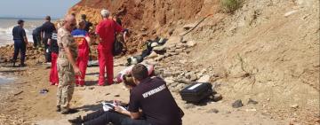 Засипало людей: на узбережжі біля Одеси обвалився схил