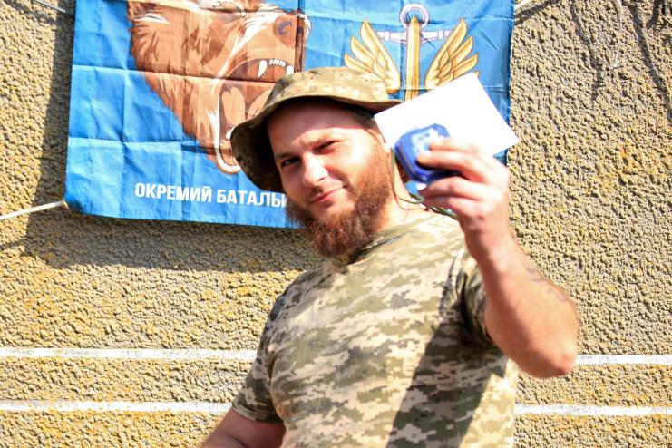 Морпіха з Кілії нагородили унікальною відзнакою за особисту мужність і відвагу під час звільнення Старомайорського