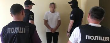 6000 доларів США за переведення військовослужбовця до іншого підрозділу: на Одещині затримали посадовця однієї з ВЦА