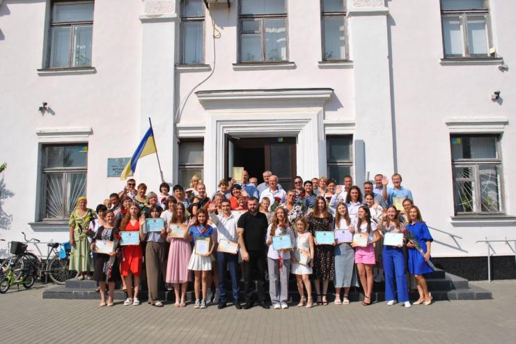 В Кілії 19 обдарованих випускників громади нагороджені премією Кілійського міського голови