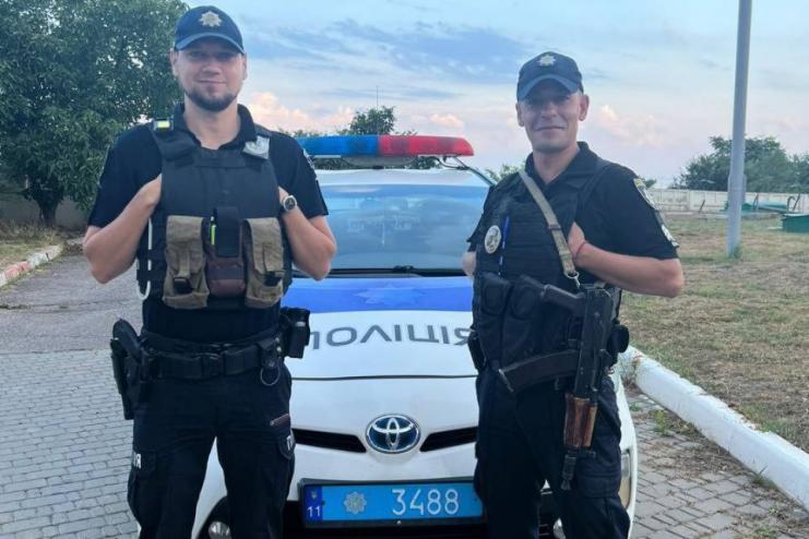Під час комгодини патрульні супроводили вагітну жінку до пологового будинку