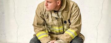 Нічна пожежа на Одещині: вісім осіб евакуйовано з палаючого будинку, врятовано постраждалого чоловіка