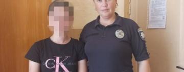 На Одещині мати напоїла власну доньку алкоголем, після чого дівчинка втекла з дому