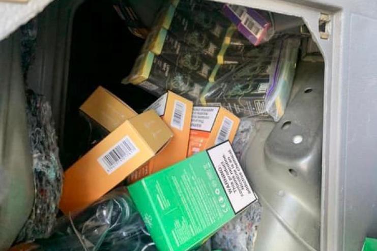 На Одещині вилучили автомобіль, «нафарширований» електронними сигаретами та смартфонами