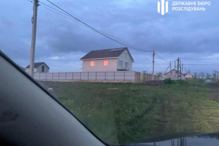 Замкомандира батальйону однієї із військових частин Одещини використовував підлеглих бійців у будівництві маєтка (фото)