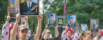 Нові імена загиблих захисників на меморіалі в Тарутине