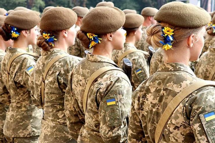 Восени деяким жінкам доведеться ставати на військовий облік