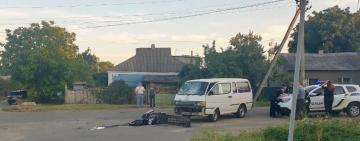 У постраждалого - політравми: на Одещині п’яний водій мікроавтобуса врізався в мотоцикліста