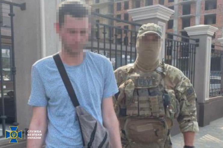 СБУ затримала в Одесі російського інформатора, який хотів «зламати» телефон військової ЗСУ