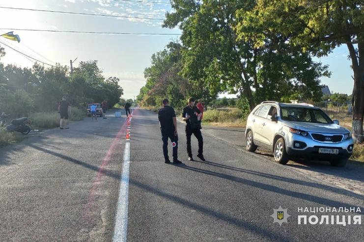 На Одещині унаслідок зіткнення позашляховика з мопедом травмувався 13-річний хлопчик