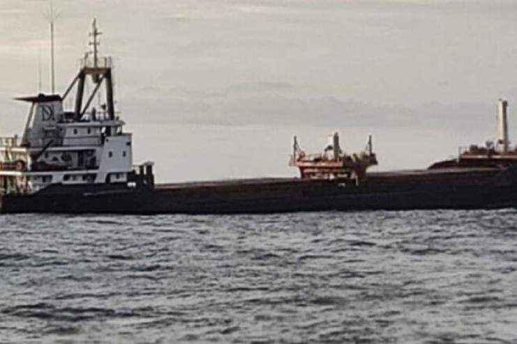 Біля узбережжя Румунії суховантаж підірвався на морській міні: що відомо