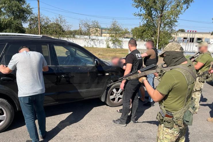 В Сараті та Одесі затримано злочинне угруповання, яке переправляло ухилянтів за кордон