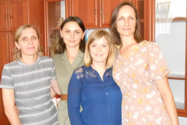 Перша вчителька, як перша любов, у пам'яті на все життя...