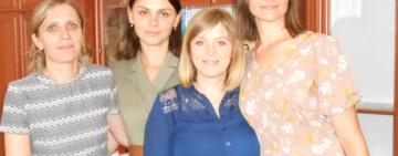 Перша вчителька, як перша любов, у пам'яті на все життя...