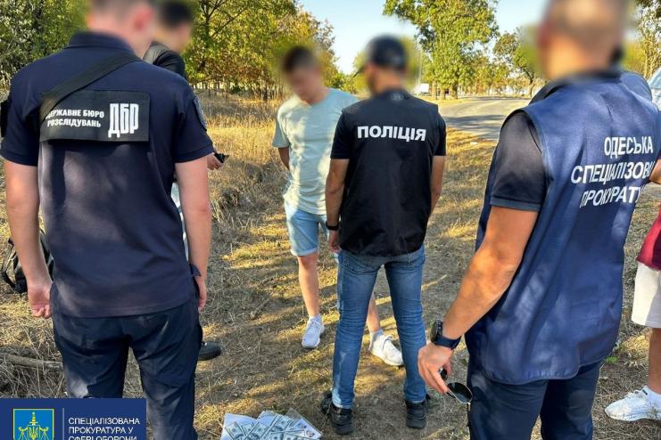 10 000$ за перетин кордону: на Одещині прикордонник постане перед судом