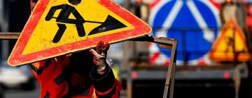 До уваги водіїв! Ускладнення руху на трасі Одеса-Рені через аварійно-ремонтні роботи на залізничному переїзді