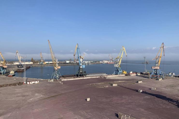 На Одещині зловмисники привласнили техніку державного порту