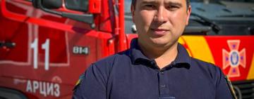 «Було страшно. Але ми мали продовжувати …»: арцизький рятувальник розповів, як гасили масштабну  пожежу після атаки росіян 