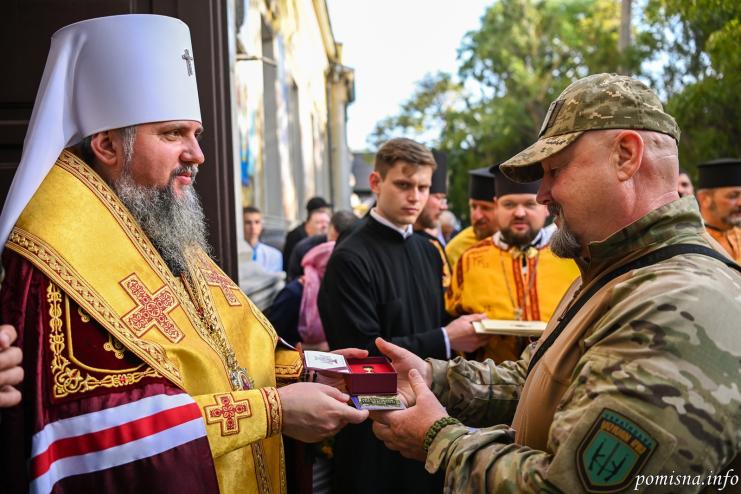 Митрополит Епіфаній відзначив воїнів з Арцижчини та Саратщини медалями «Хрест Свободи» за жертовне служіння на фронті