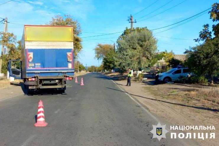 Дитину у важкому стані доставили у лікарню: на Одещині в ДТП за участю вантажівки постраждав 9-річний хлопчик