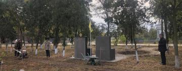 В селі Кілійської громади сельчани озеленили Сквер Пам’яті загиблим на війні воїнам