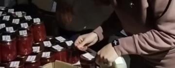 Спільнота мам Білгород-Дністровського зварила близько 360 банок заправки для борщу на фронт