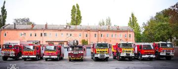 Одеський гарнізон поповнився одразу 8 пожежними автомобілями