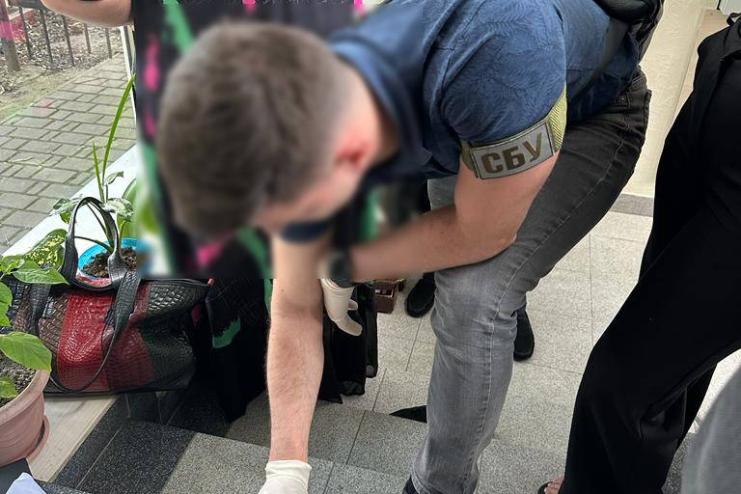 «Відкати» з підрядників за оплату виконаних робіт: начальницю управління однієї з міськрад Одещини судитимуть за корупцію 