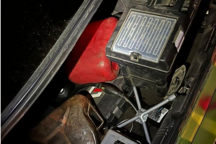 Водій BMW попався на зливі пального з автомобілів