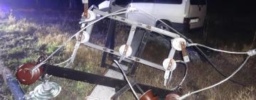 На Одещині мікроавтобус врізався у залізобетонну опору — водій загинув