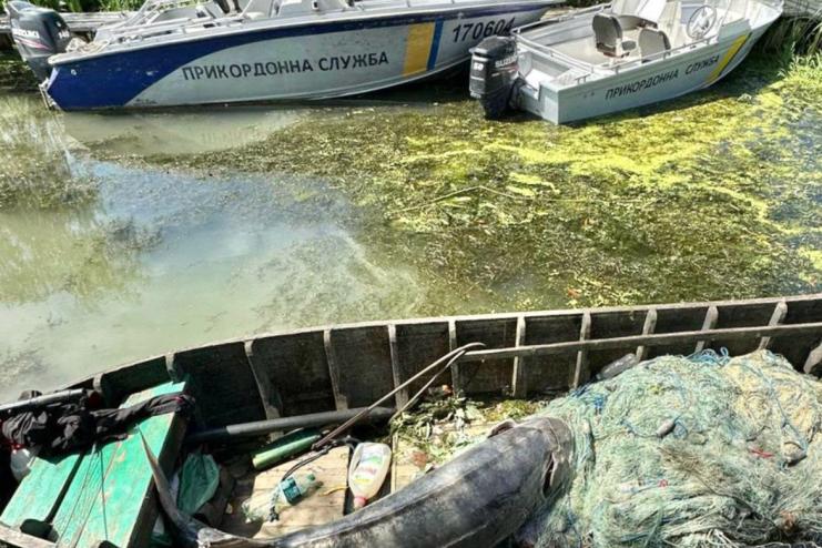 Четверо мешканців Вилкове і житель Рені наловили риби на кримінальну відповідальність