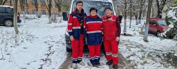 Через відсутність дорожнього покриття, медики "швидкої" ледь встигли на екстрені пологи