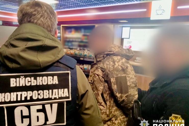 15 тисяч гривень або на передову: на Одещині викрили заступника командира військової частини на вимаганні хабара