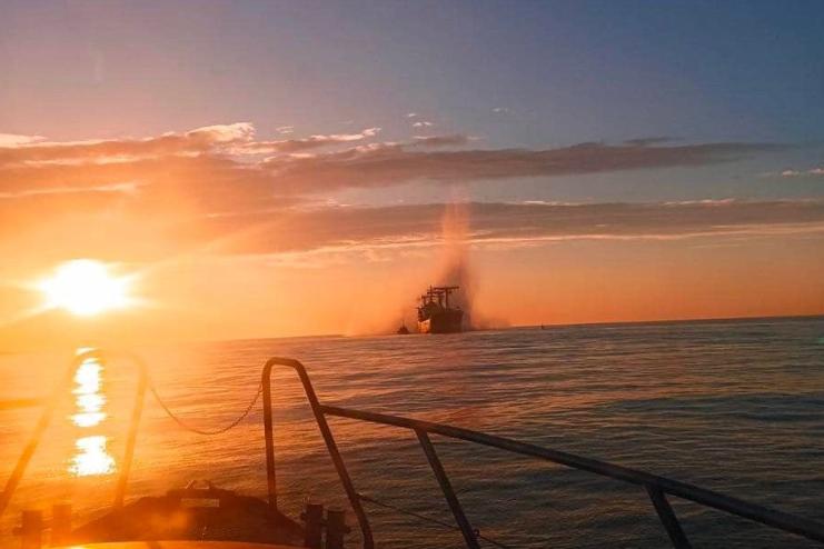 У Чорному морі на російській міні підірвалося цивільне судно: поранено 2 моряків