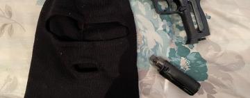 Погрожували пістолетом: поліцейські викрили групу підлітків, які скоїли розбійний напад на однолітків (відео)