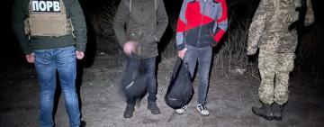  Поблизу Павлівки на Одещині затримали двох чоловіків, що хотіли потрапити за кордон (відео)