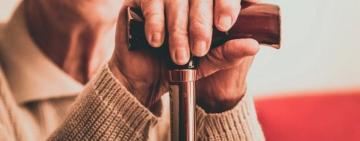 В Кілійській громаді жінка принижувала старенького батька і погрожувала йому фізичною росправою