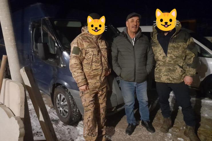 Вже друга автівка від кілійців: родина Бажак з Кілії передала військовим власний автомобіль 
