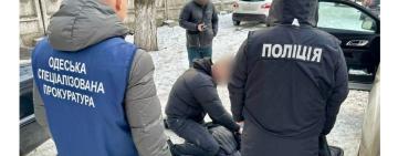 На Одещині вимагали хабар з військовослужбовця за сприяння в оформленні інвалідності онкохворій матері