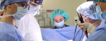 Вперше в Україні провели унікальну операцію немовляті, щоб врятувати й допомогти дихати