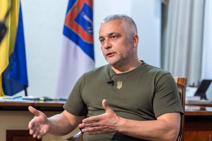 Курага за 550 гривень, тротуари за 750 тисяч: в Одеській ОВА розповіли про недоречні закупівлі громад