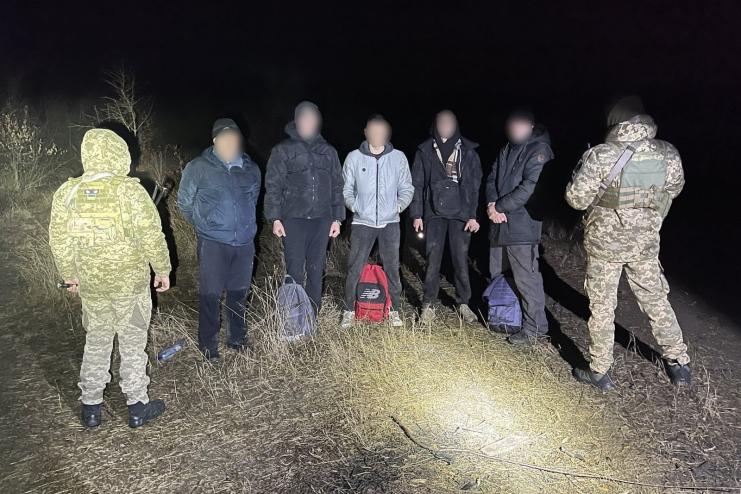 Групою рухались в бік українсько-молдовського кордону: прикордонники затримали чергових порушників